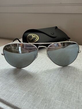 Ray-Ban Silver Aviator Sunglasses Mirrored Lenses Unisex
